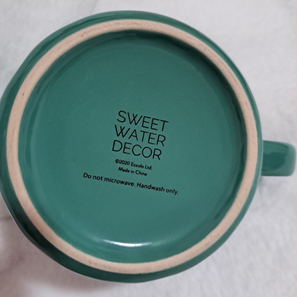 Giant Ceramic Mug lettered with "Radiate Positivity" mantra - Picture 3 of 6